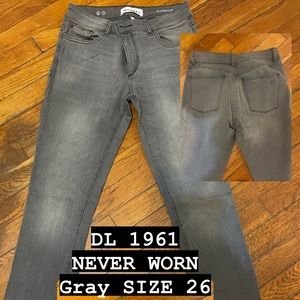 DL1961 Jeans - Size 26 NEVER WORN